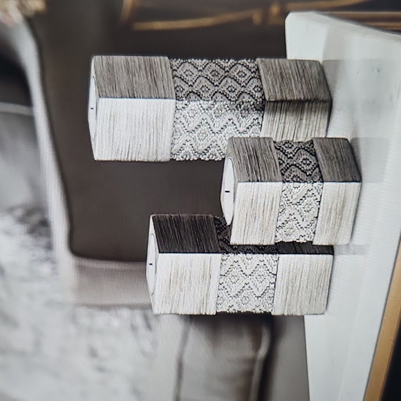 Elegant Gray Tealight Candle Holder Set Of 3 Silver New Three Sizes - Picture 6 of 13